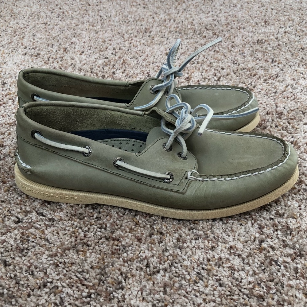 Sperry boat shoes